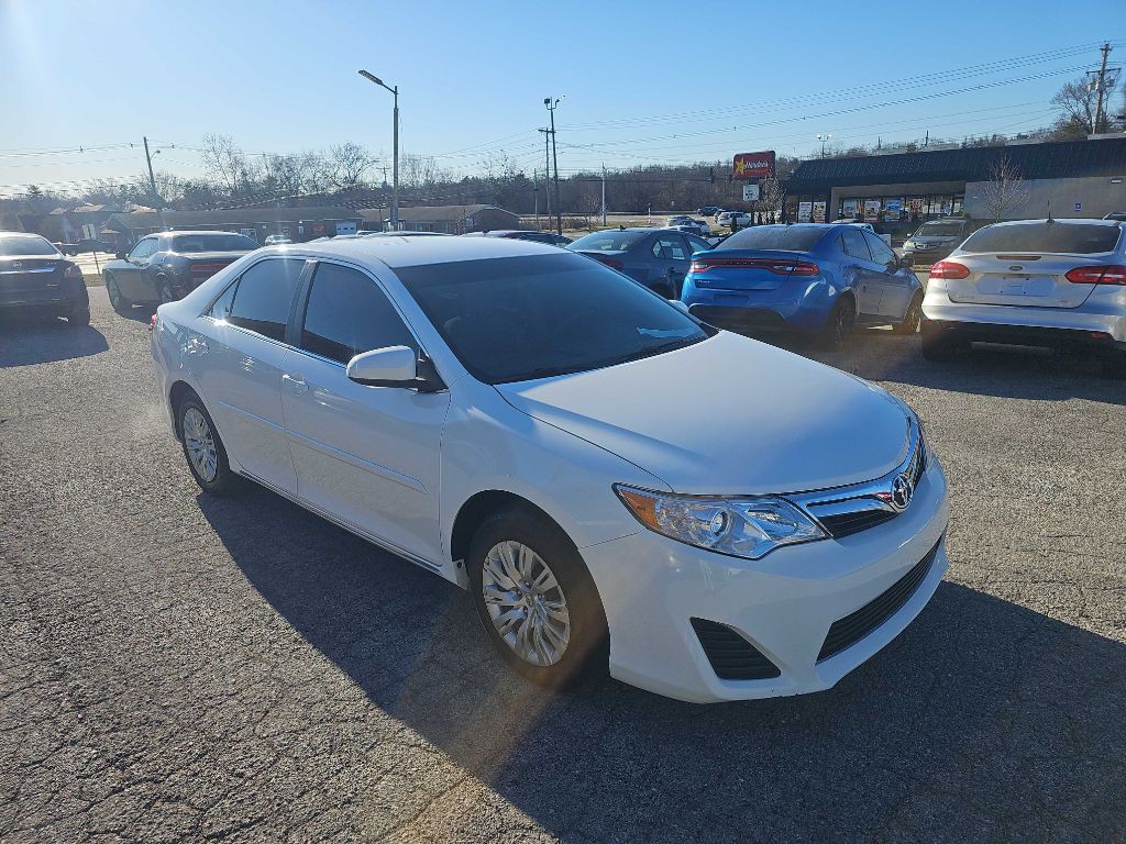 2013 Toyota Camry Image 6