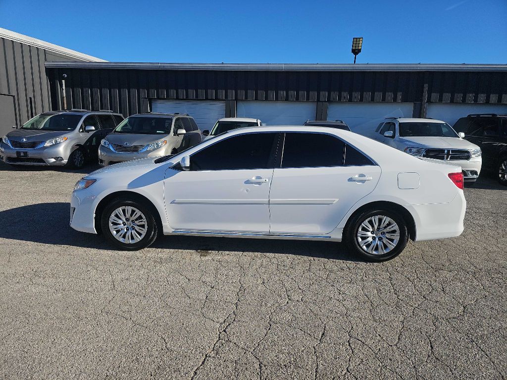 2013 Toyota Camry Image 8