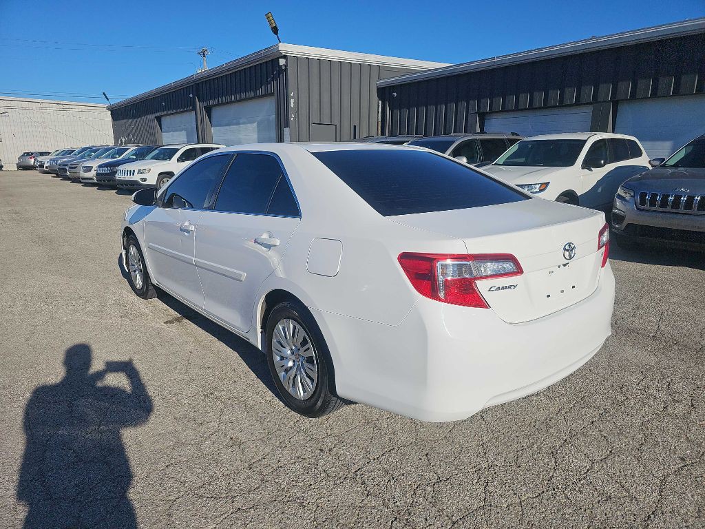 2013 Toyota Camry Image 13