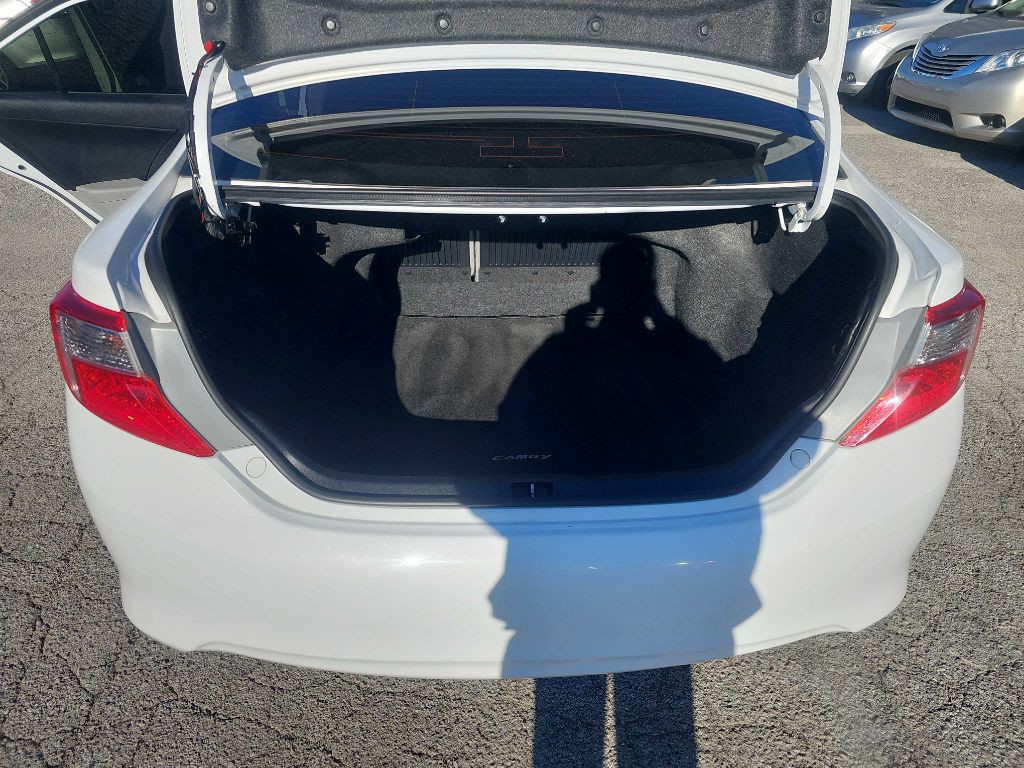 2013 Toyota Camry Image 30