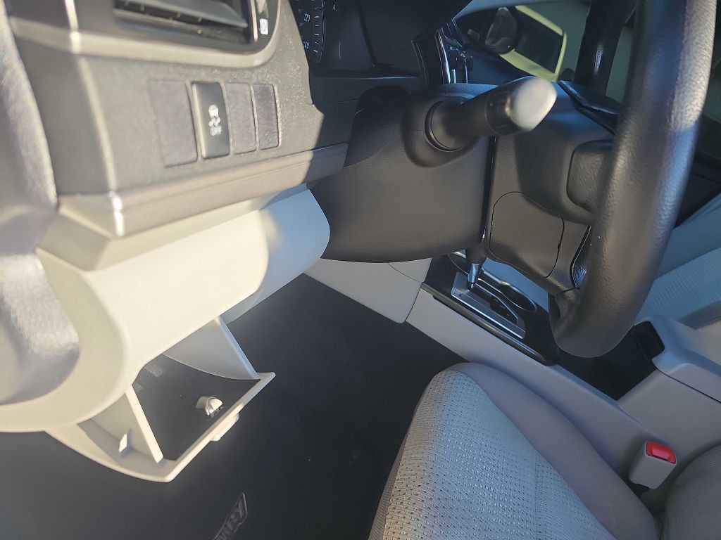 2013 Toyota Camry Image 34