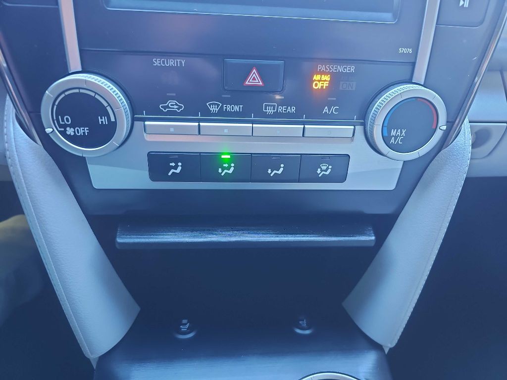 2013 Toyota Camry Image 43