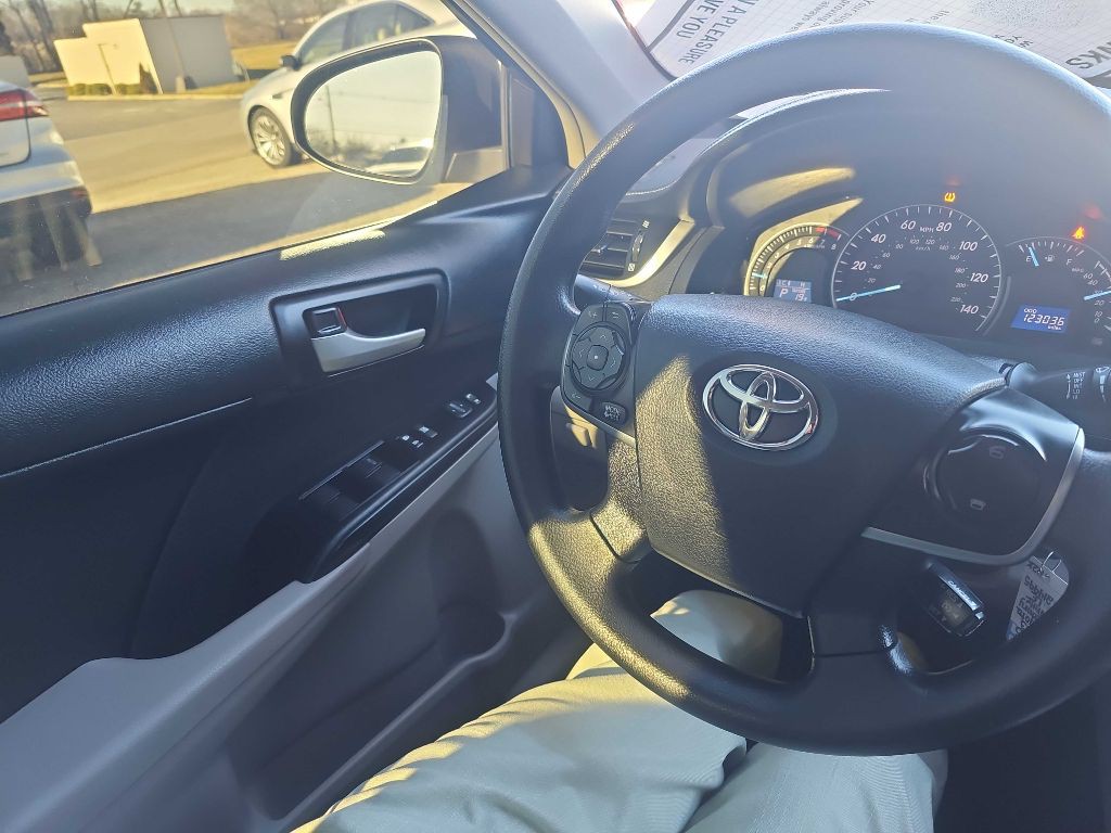 2013 Toyota Camry Image 51