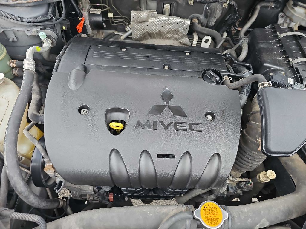 2009 Mitsubishi Outlander Image 14