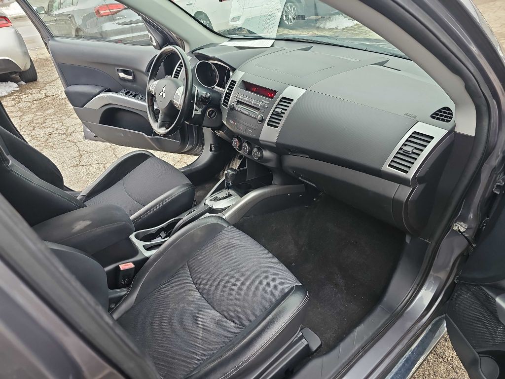 2009 Mitsubishi Outlander Image 21