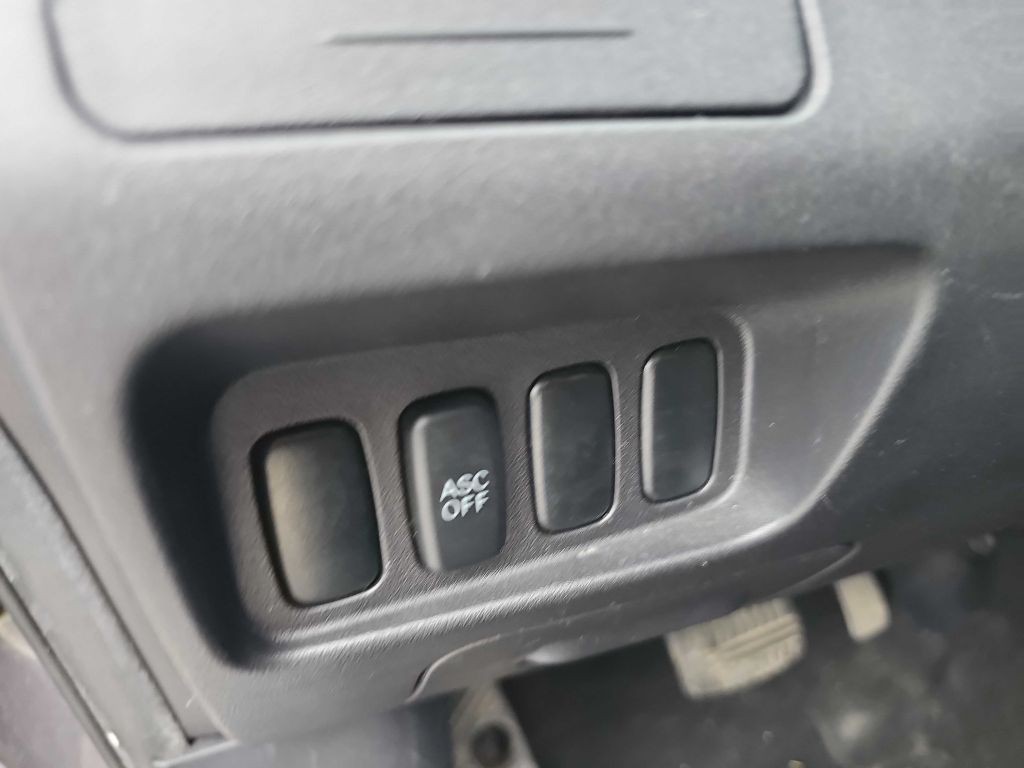 2009 Mitsubishi Outlander Image 26