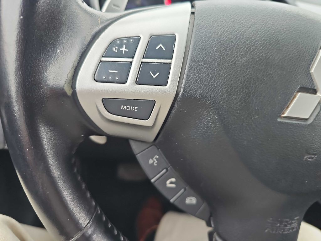 2009 Mitsubishi Outlander Image 29