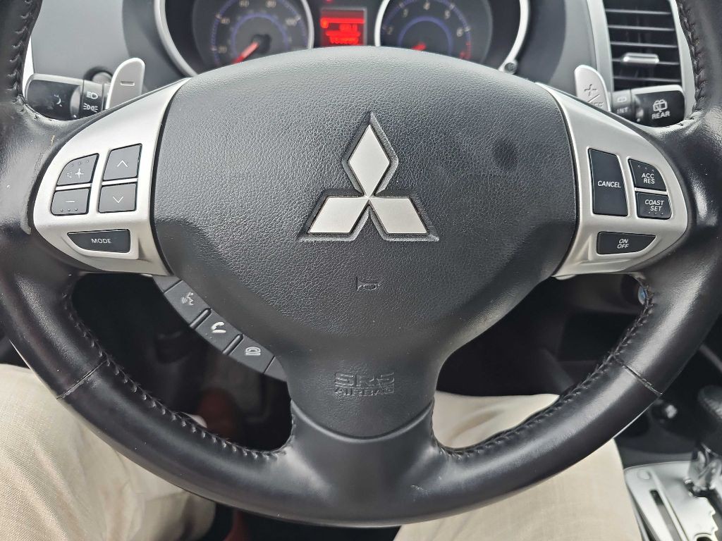 2009 Mitsubishi Outlander Image 30