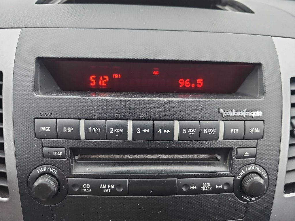 2009 Mitsubishi Outlander Image 36