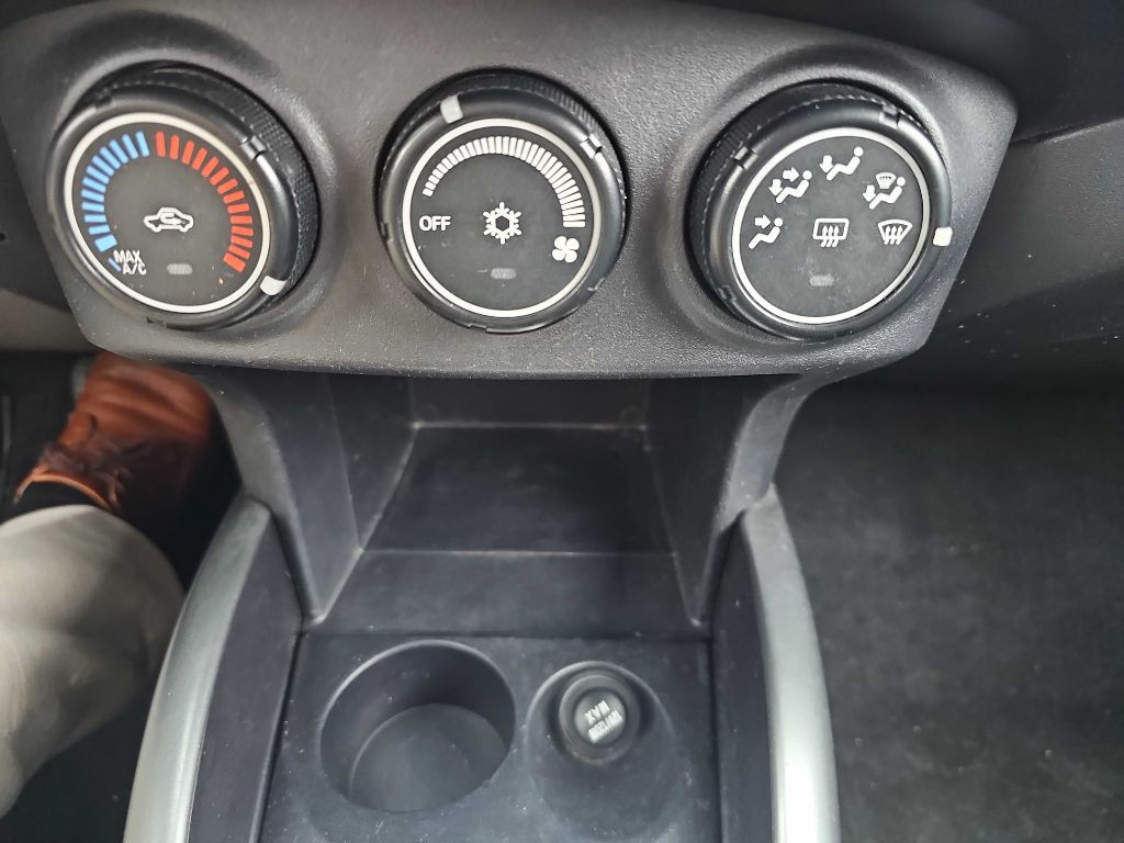 2009 Mitsubishi Outlander Image 37