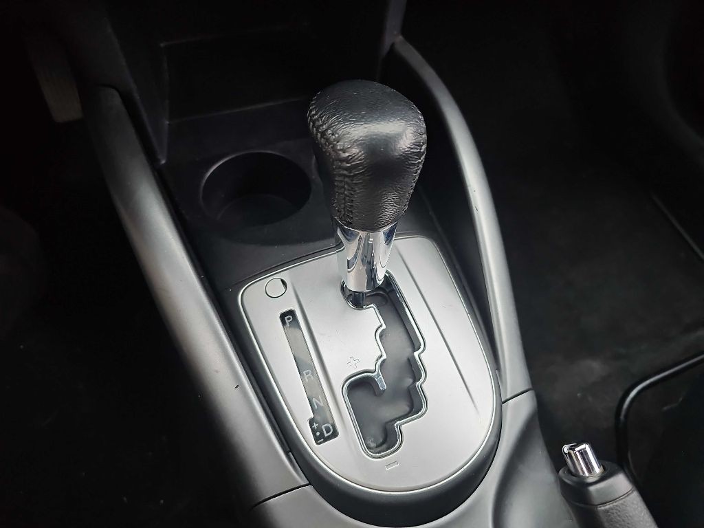 2009 Mitsubishi Outlander Image 38