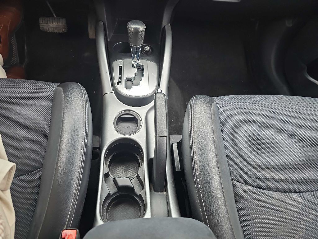 2009 Mitsubishi Outlander Image 40