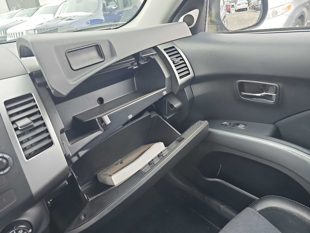 2009 Mitsubishi Outlander Image 44