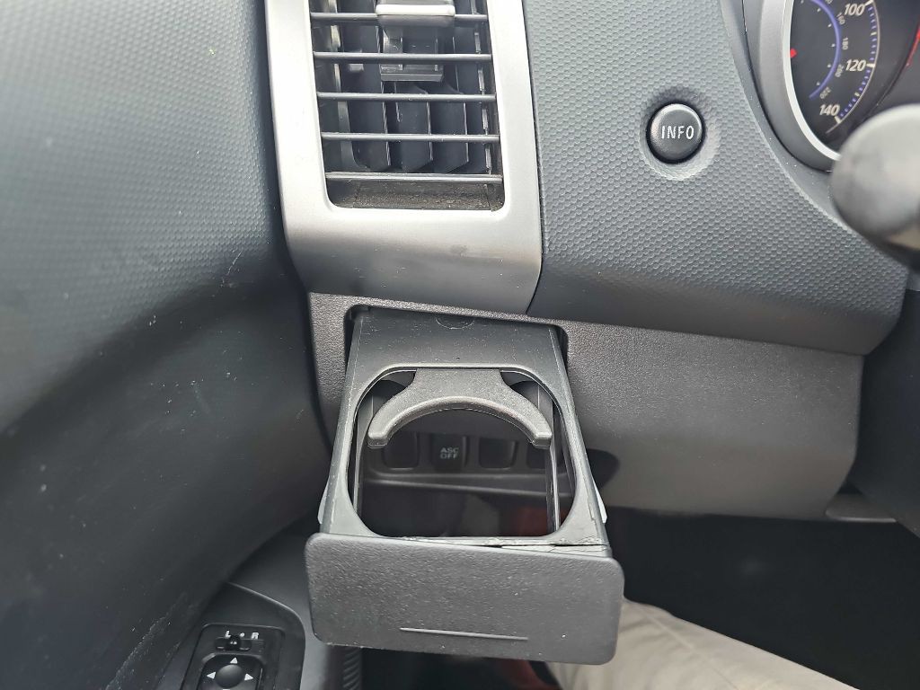 2009 Mitsubishi Outlander Image 50