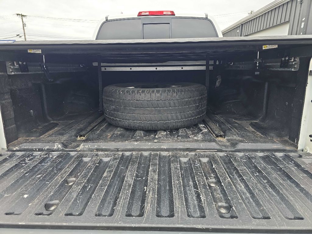 2017 Nissan Frontier Image 17