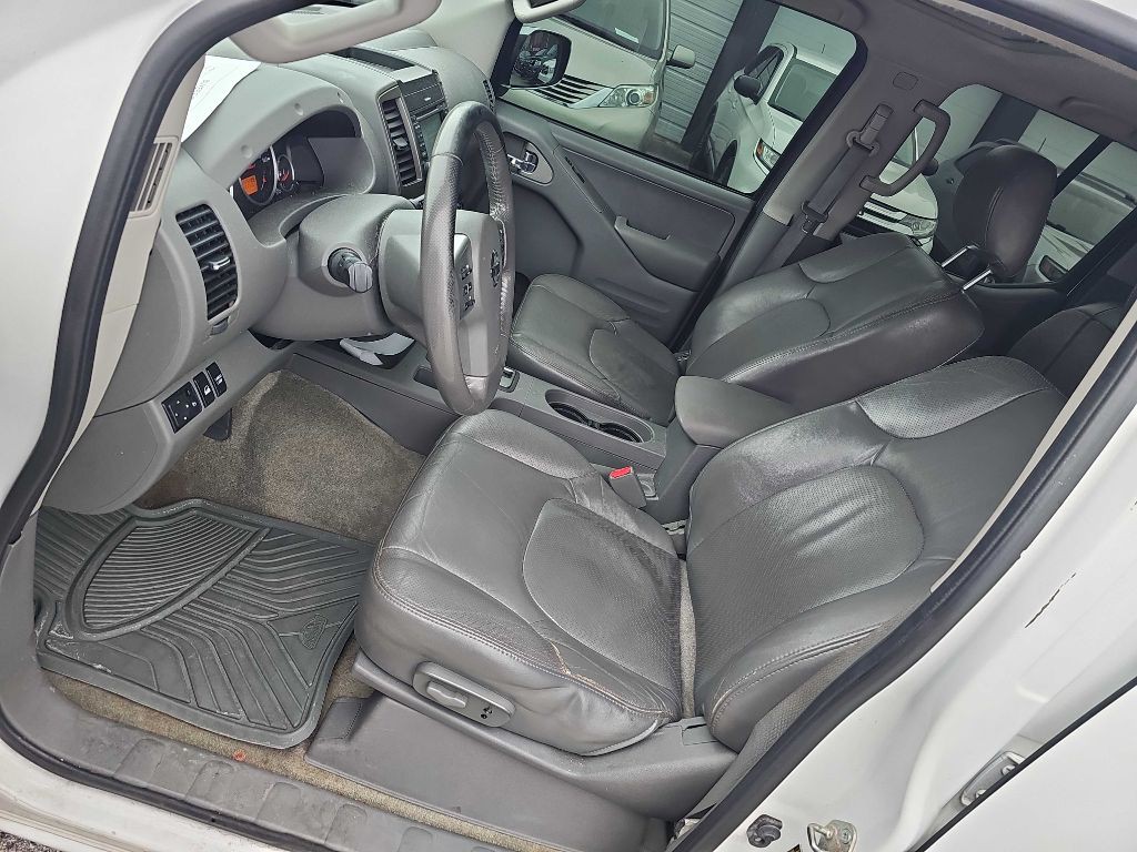 2017 Nissan Frontier Image 27