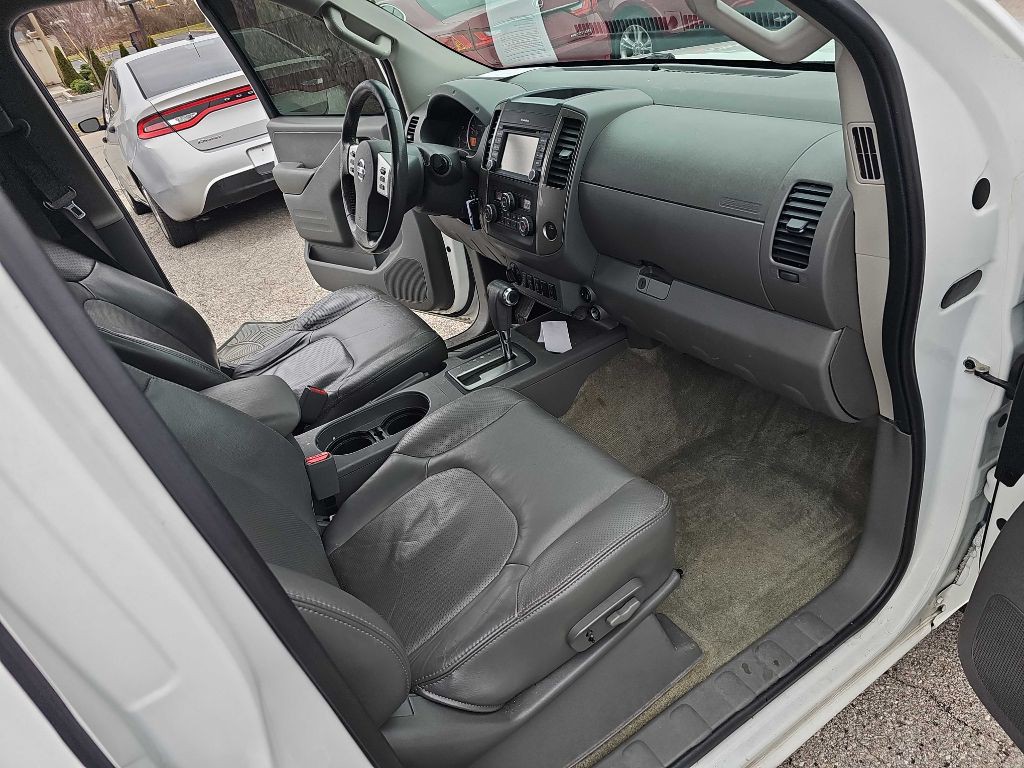 2017 Nissan Frontier Image 28