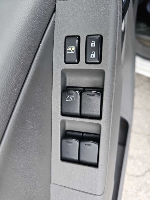 2017 Nissan Frontier Image 34