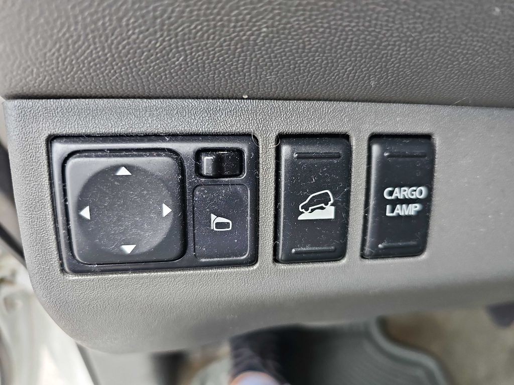 2017 Nissan Frontier Image 35