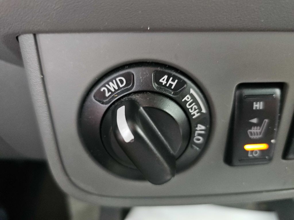 2017 Nissan Frontier Image 49