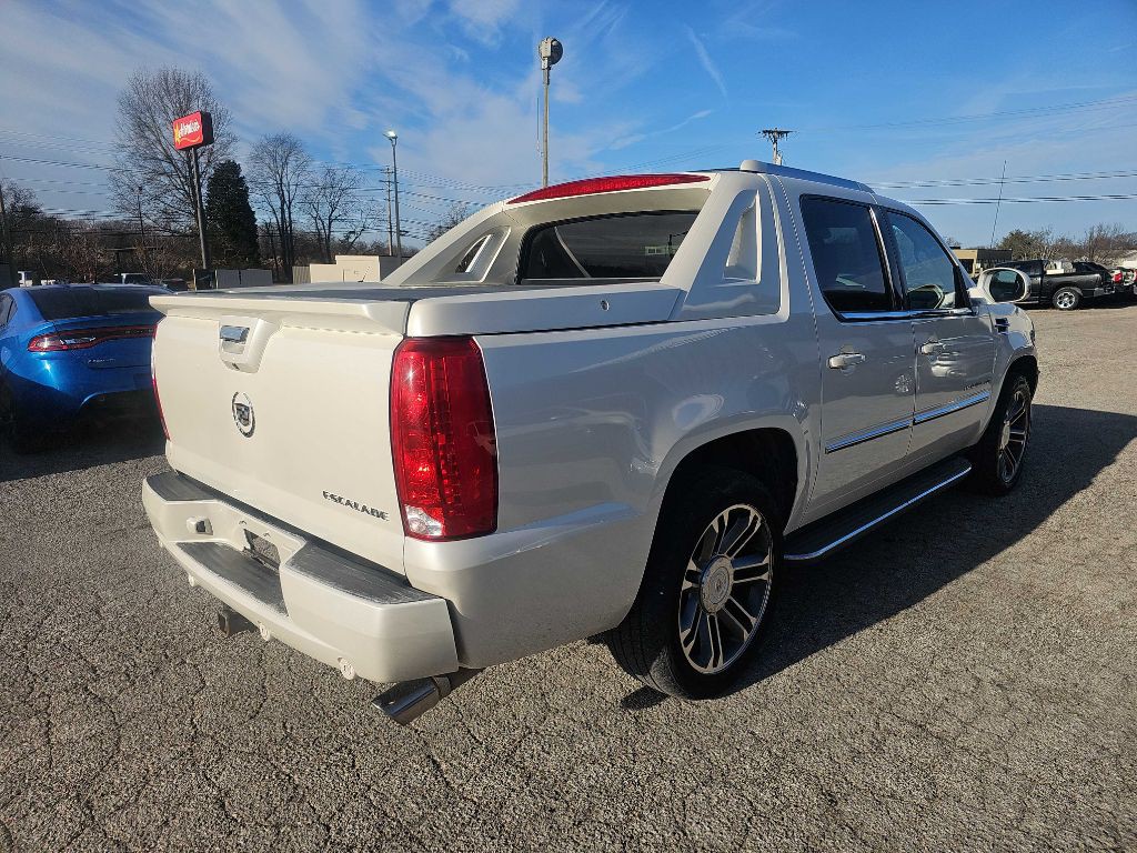 2012 Cadillac Escalade Image 7