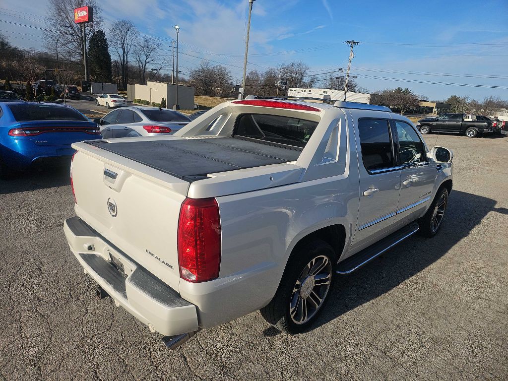 2012 Cadillac Escalade Image 8