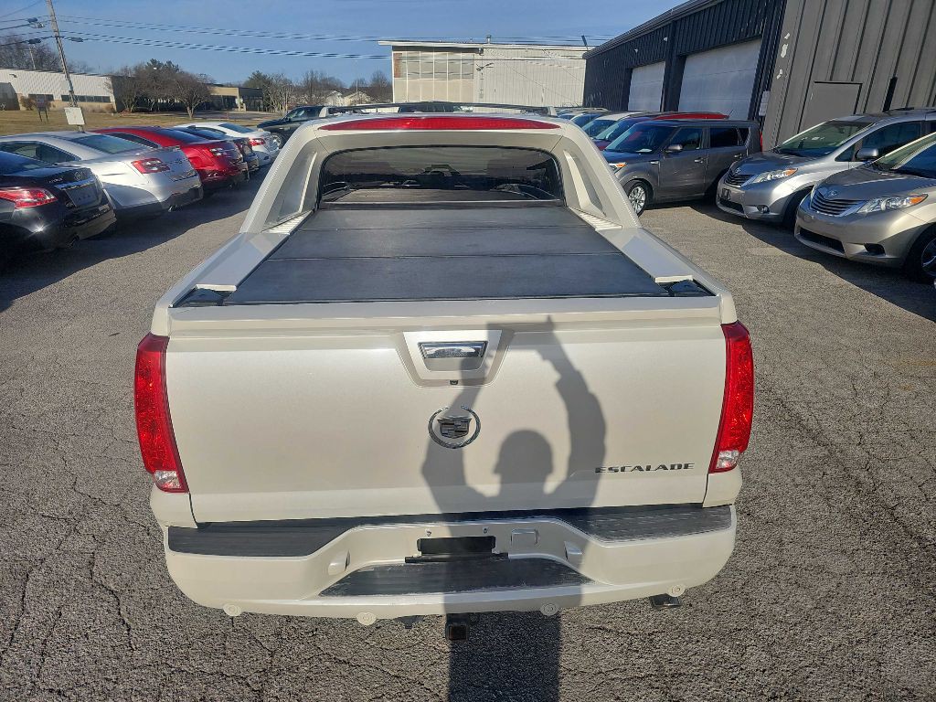2012 Cadillac Escalade Image 13