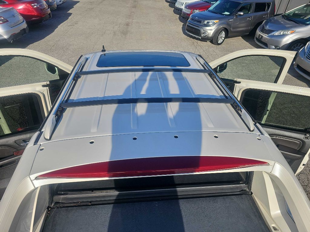 2012 Cadillac Escalade Image 24