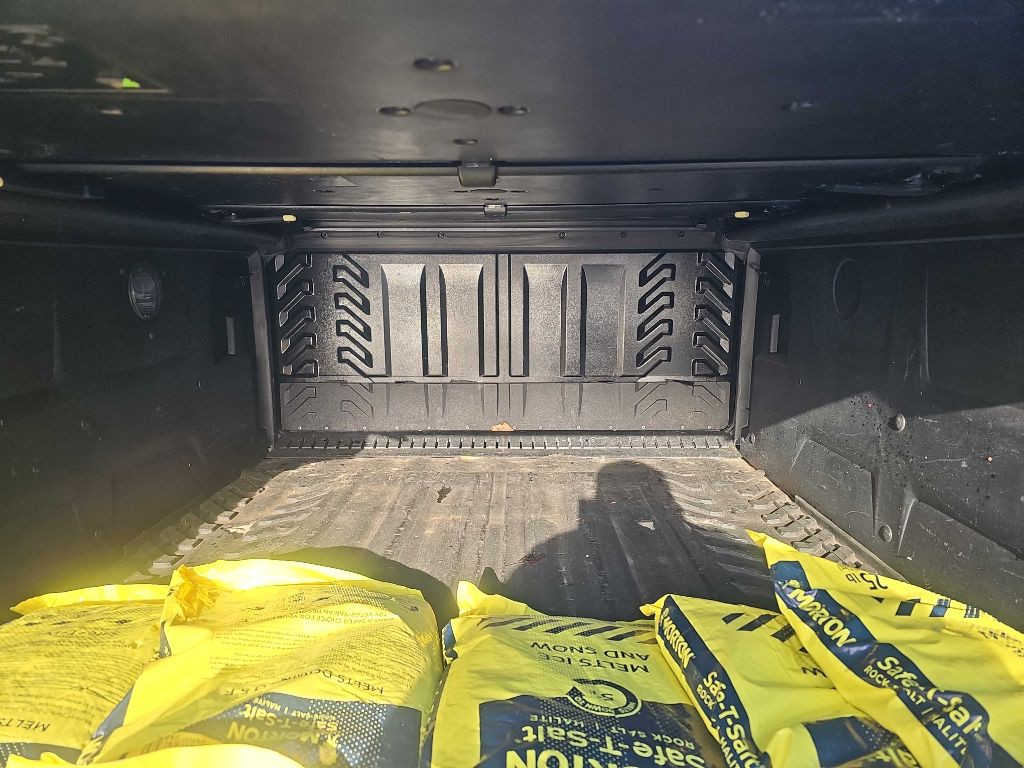 2012 Cadillac Escalade Image 25