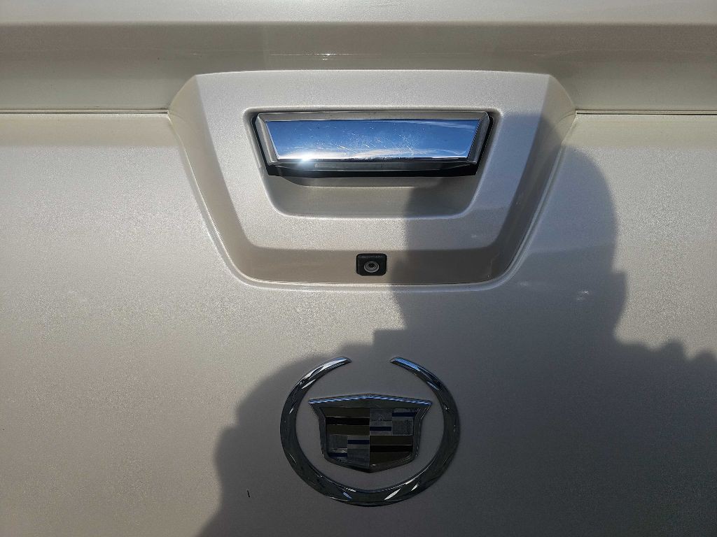 2012 Cadillac Escalade Image 26