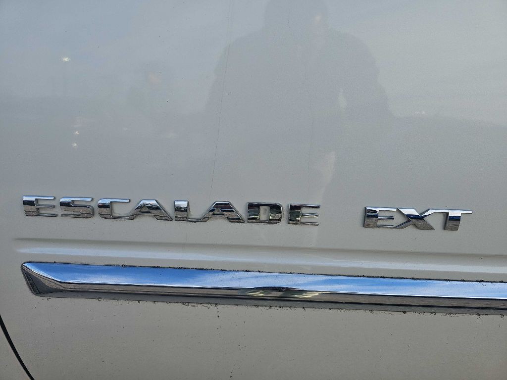 2012 Cadillac Escalade Image 27