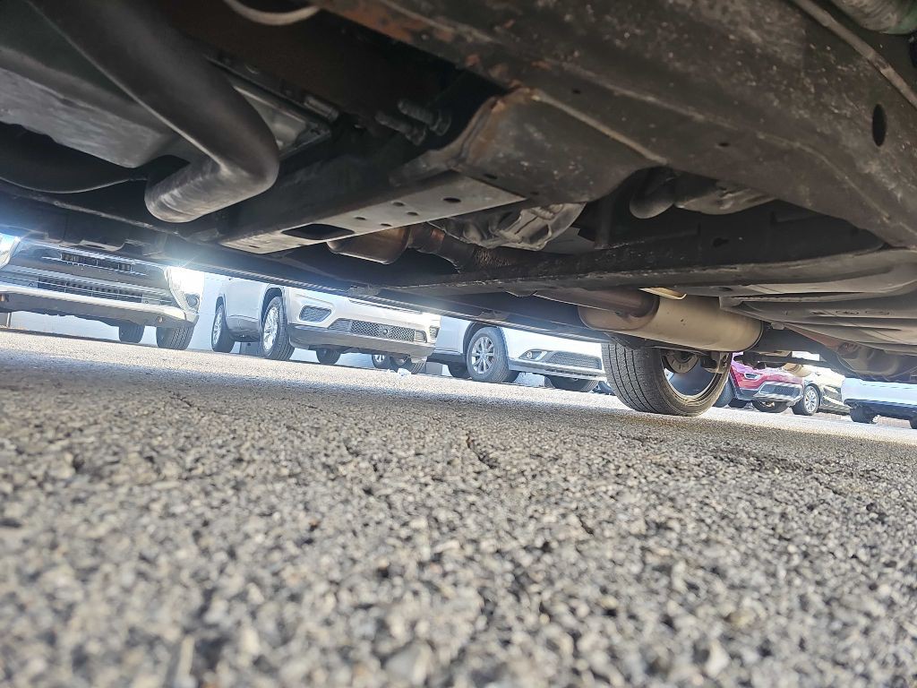 2012 Cadillac Escalade Image 32