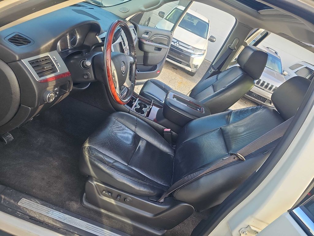 2012 Cadillac Escalade Image 41