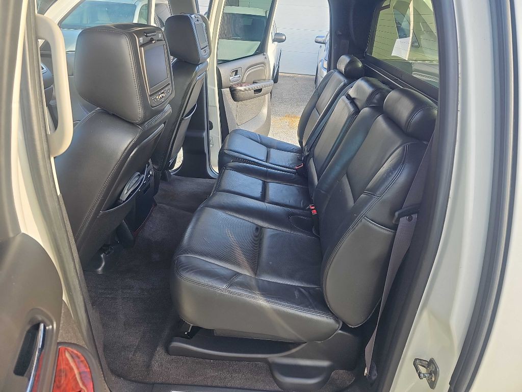 2012 Cadillac Escalade Image 46