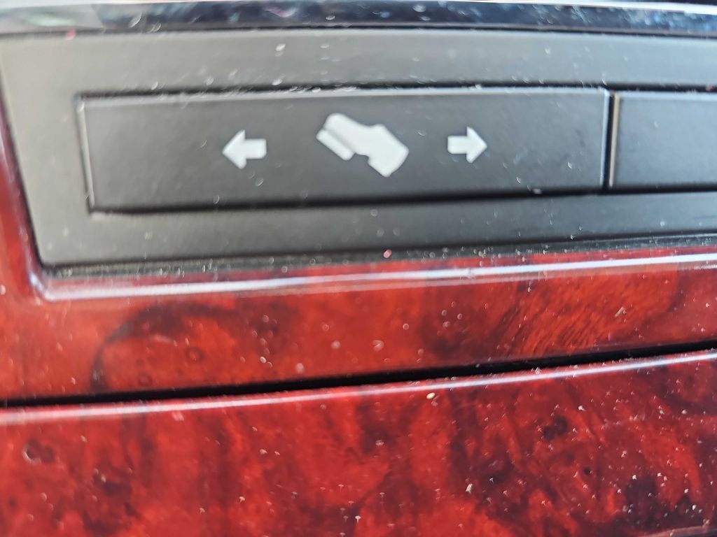 2012 Cadillac Escalade Image 60