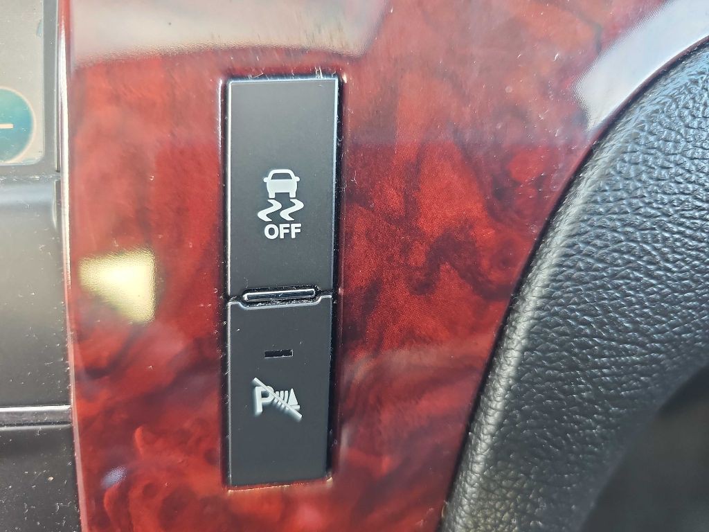 2012 Cadillac Escalade Image 81