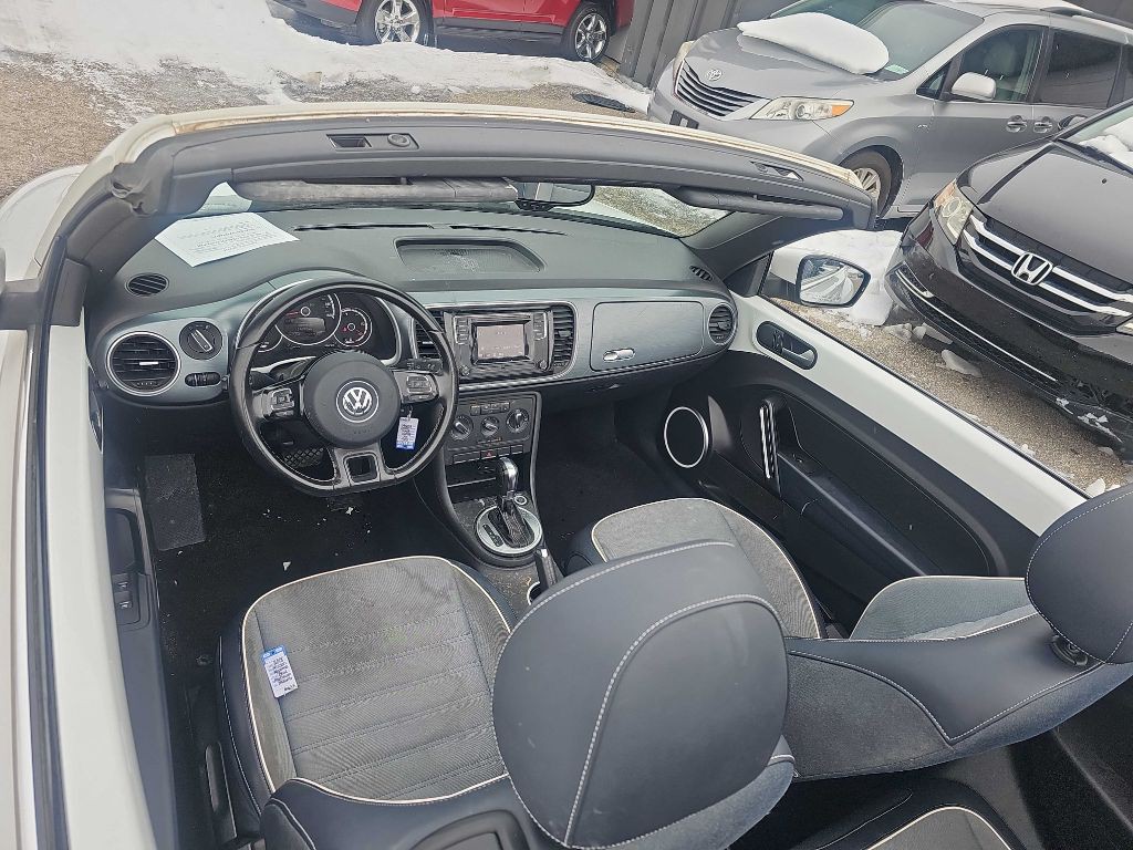 2016 Volkswagen Beetle Image 10