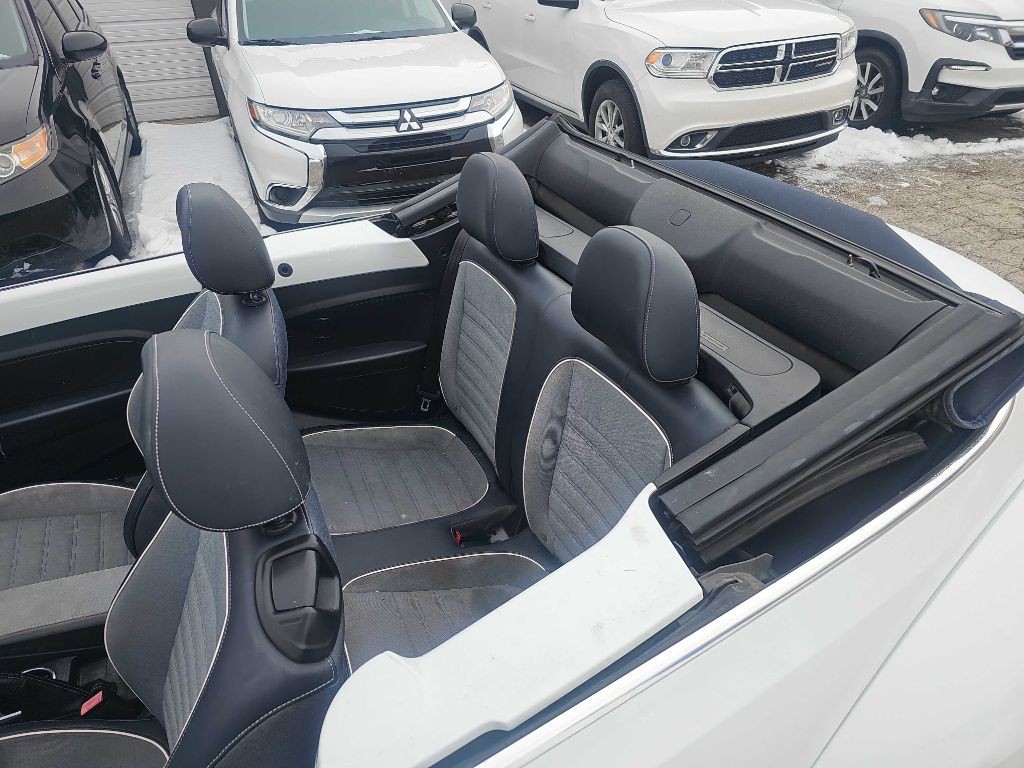 2016 Volkswagen Beetle Image 12