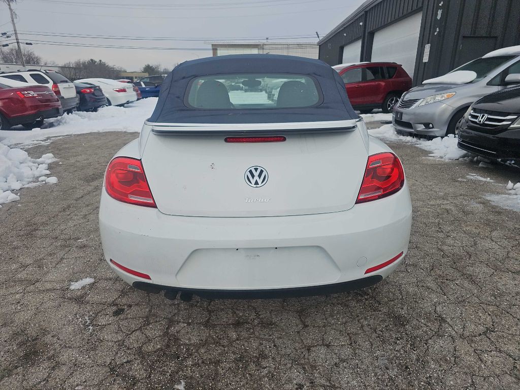 2016 Volkswagen Beetle Image 18
