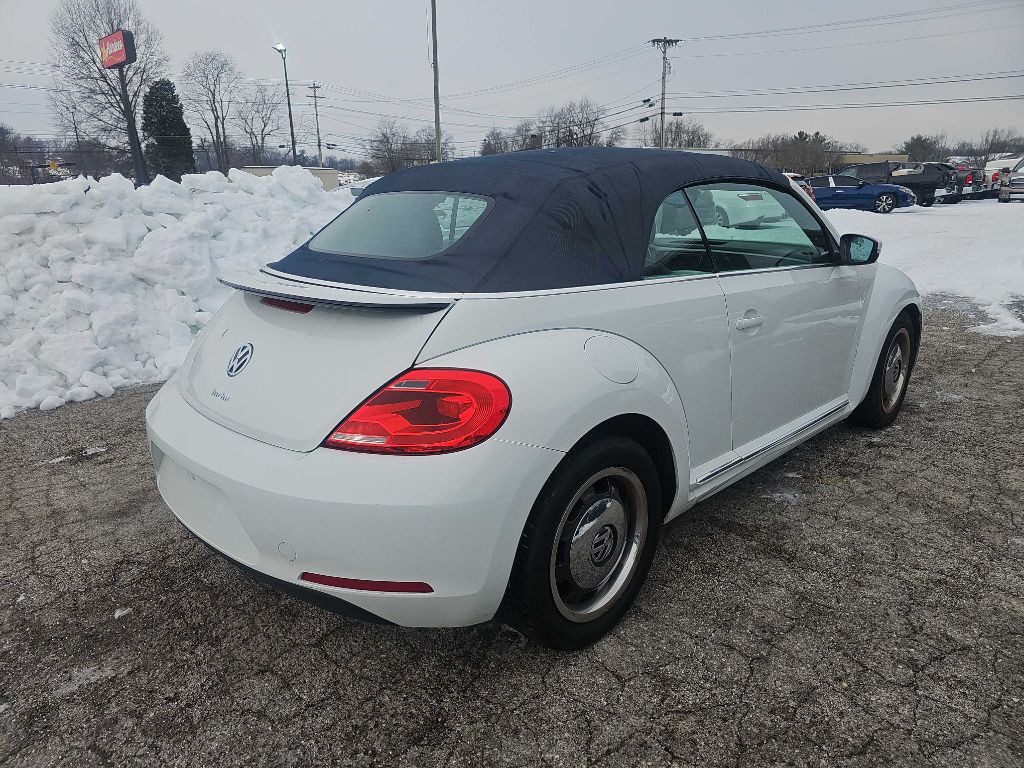 2016 Volkswagen Beetle Image 19