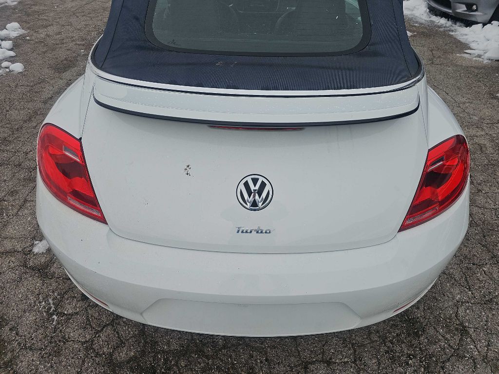 2016 Volkswagen Beetle Image 22