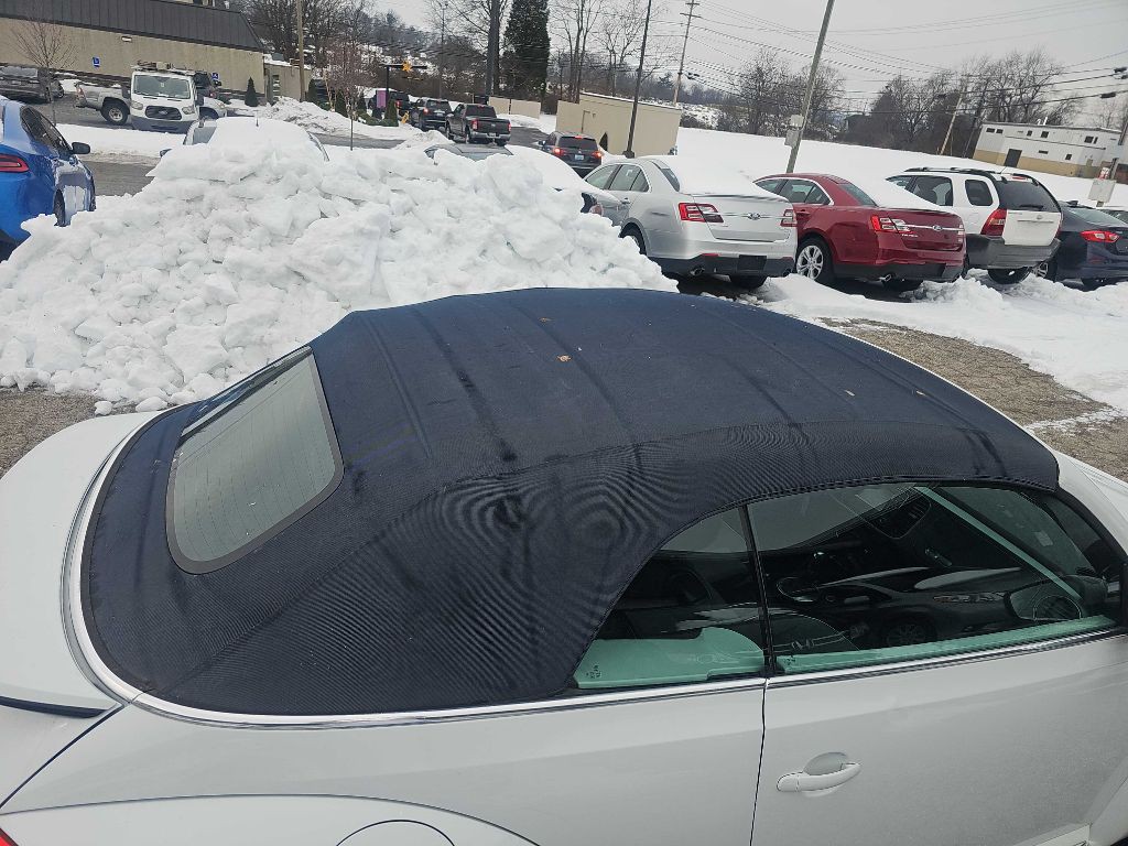 2016 Volkswagen Beetle Image 26