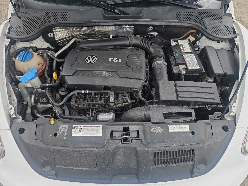 2016 Volkswagen Beetle Image 28