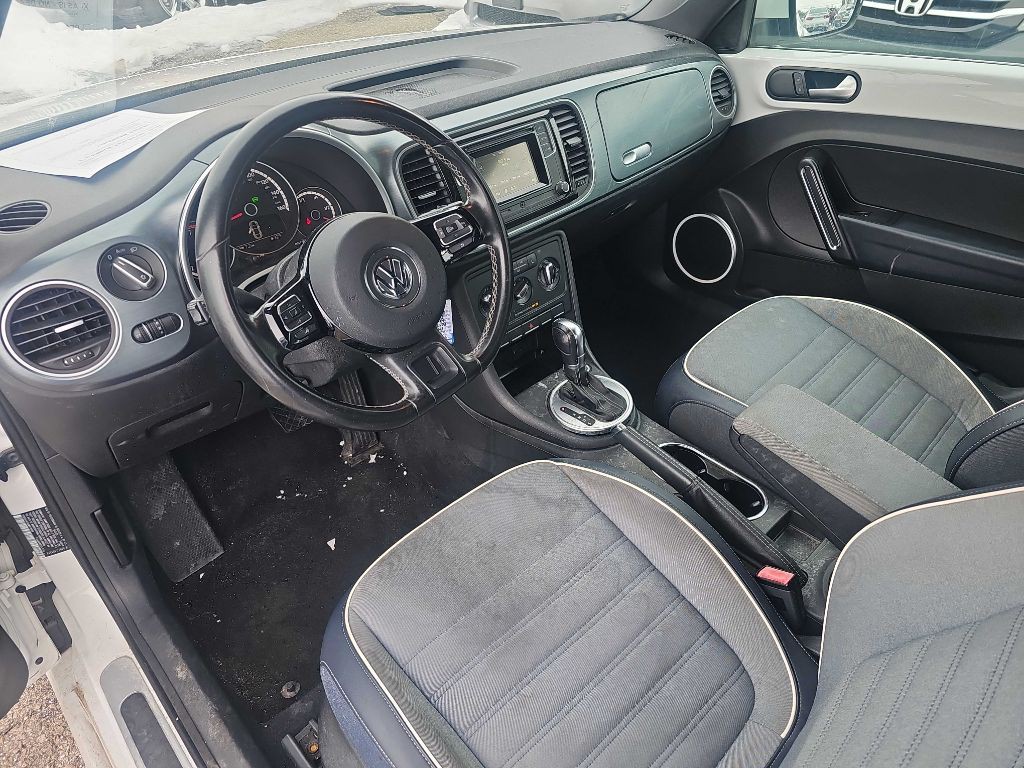 2016 Volkswagen Beetle Image 29