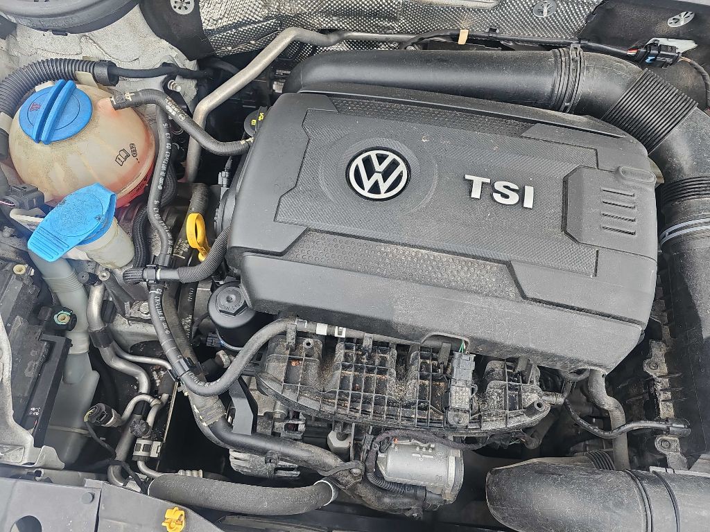 2016 Volkswagen Beetle Image 30