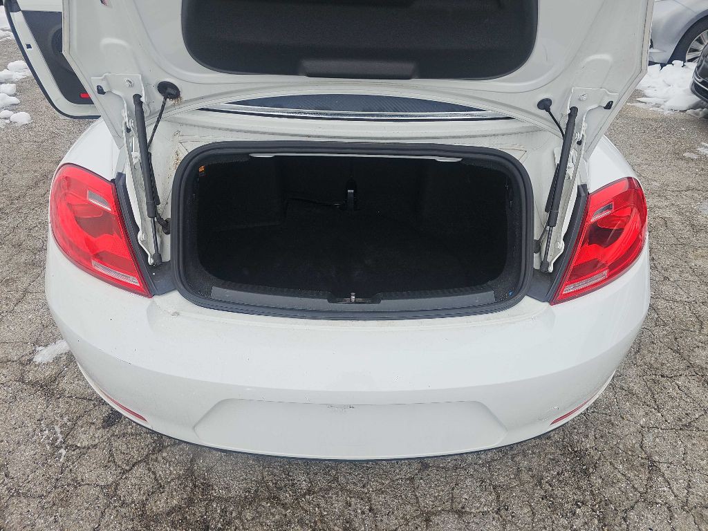 2016 Volkswagen Beetle Image 36