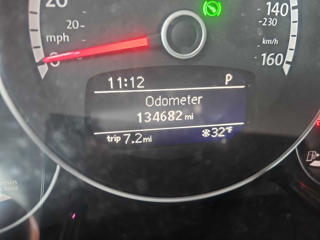 2016 Volkswagen Beetle Image 42