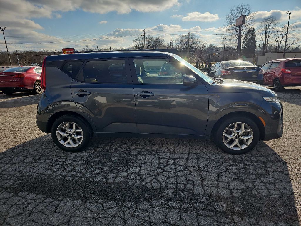 2021 Kia Soul Image 4