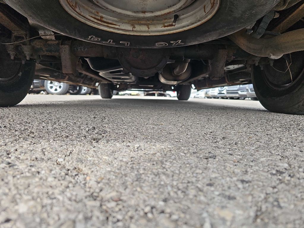 2001 Chevrolet Express Image 9