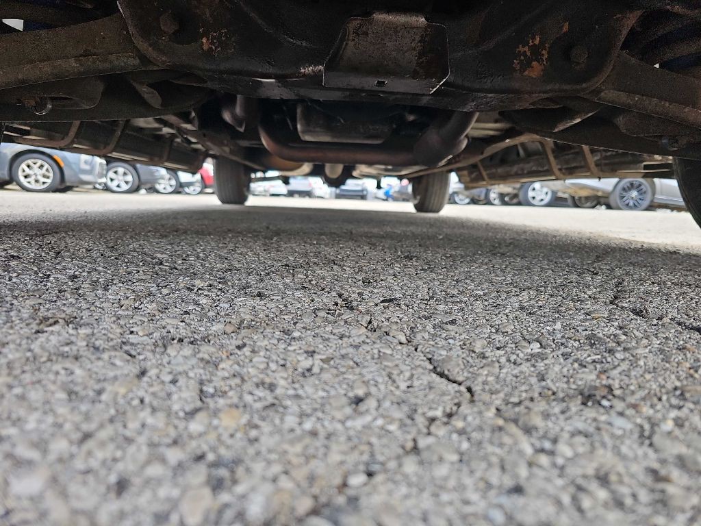 2001 Chevrolet Express Image 10